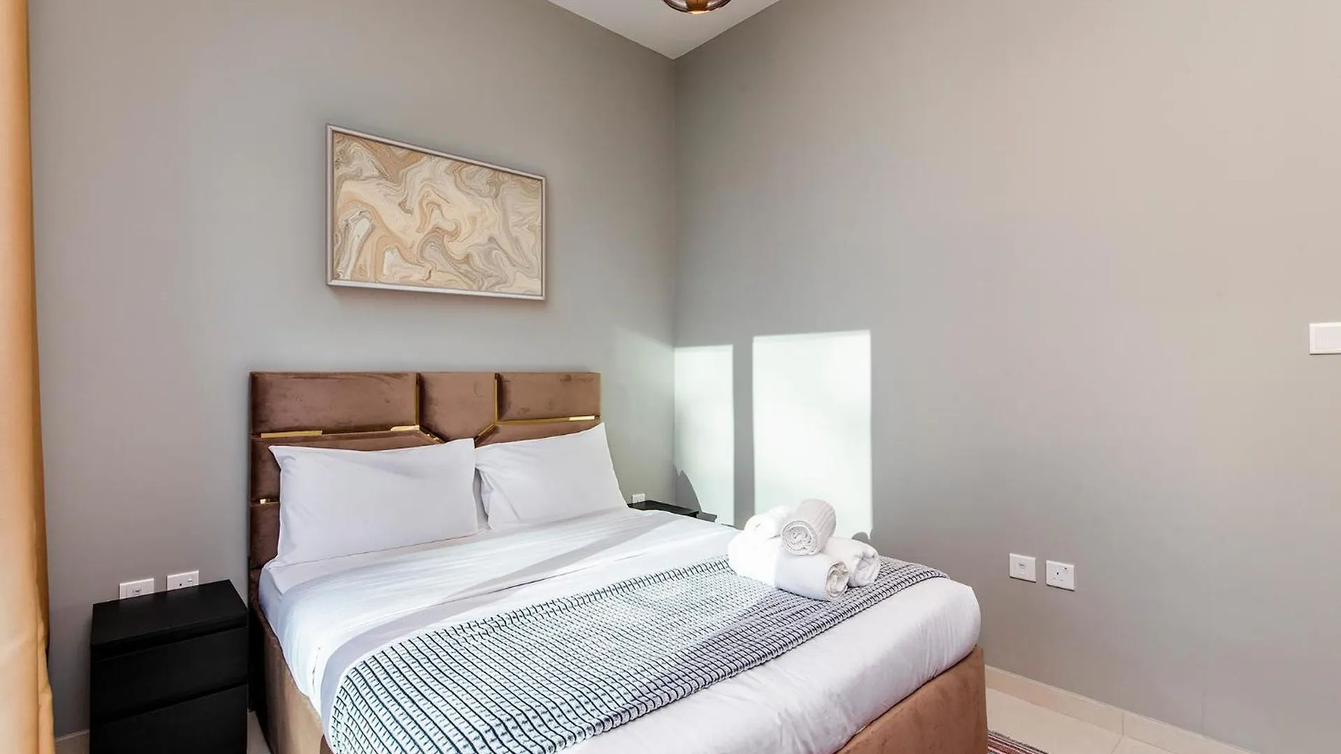 Steps From Burj Khalifanye 1Br In Zada Tower Apartment Dubai