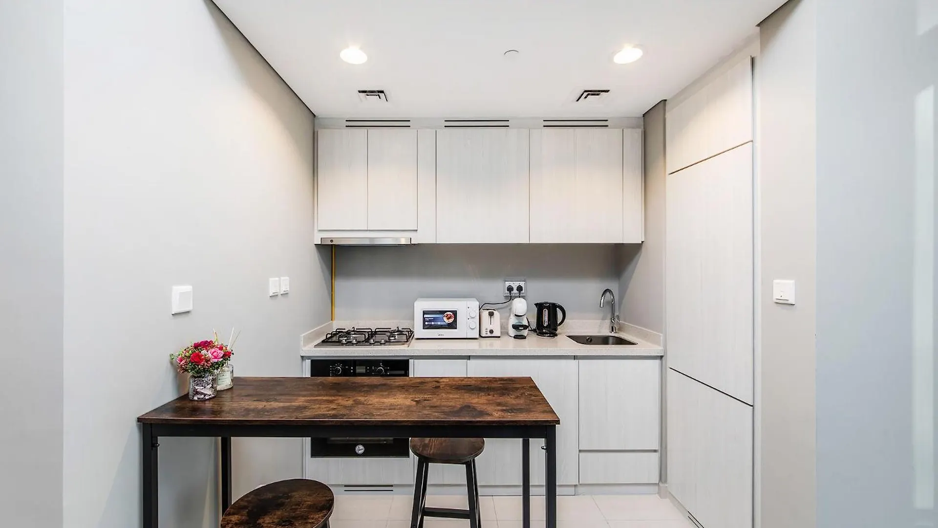 Steps From Burj Khalifanye 1Br In Zada Tower Apartment Dubai